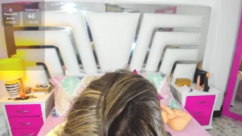 Snapshot of saraajhons chatting on 02-10-25, 01:01 Sara online show from 02-10-25, 01:01