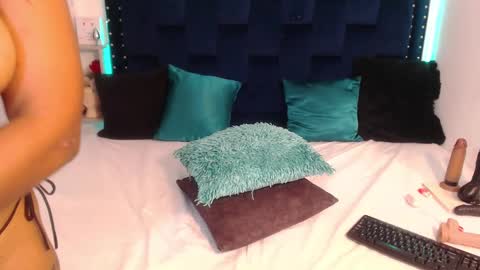 SARAHGIL online show from 03-12-25, 01:58