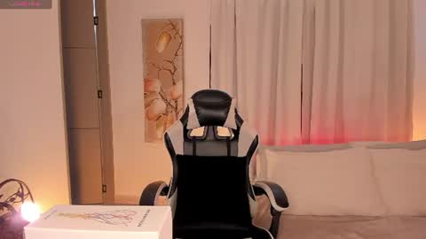 sara cavali online show from 06-18-26, 07:29