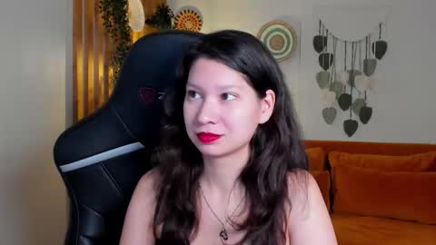 Snapshot of saradenars chatting on 11-26-25, 06:03 SaraDenars online show from 11-26-25, 06:03