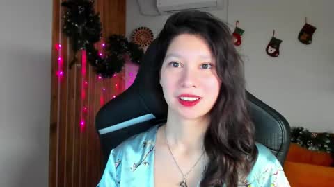 SaraDenars online show from 12-22-25, 06:32