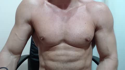 saradorj92 online show from 02-05-26, 02:38