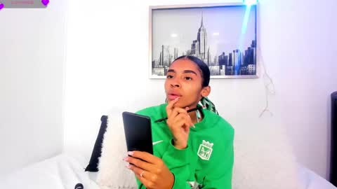 Snapshot of sarah_ashbourne chatting on 10-02-25, 01:29 sarah_ashbourne online show from 10-02-25, 01:29