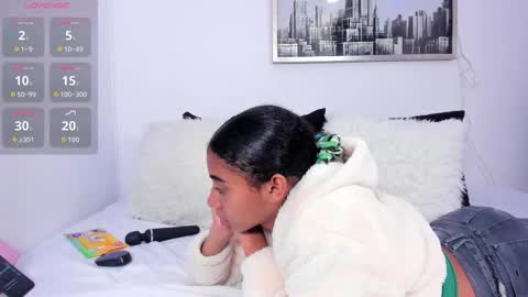 Snapshot of sarah_ashbourne chatting on 10-07-25, 12:24 sarah_ashbourne online show from 10-07-25, 12:24