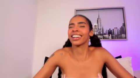 Snapshot of sarah_ashbourne chatting on 11-06-25, 01:45 sarah_ashbourne online show from 11-06-25, 01:45