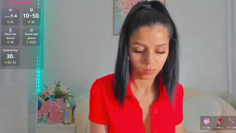Snapshot of sarah_blake_ chatting on 06-30-26, 01:01 Sara online show from 06-30-26, 01:01