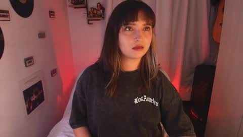 Snapshot of sarah_cuteeyes chatting on 12-22-25, 07:49 Sara online show from 12-22-25, 07:49