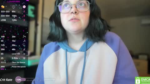 Snapshot of sarah_e_xx chatting on 12-13-24, 06:10 Sarah online show from 12-13-24, 06:10