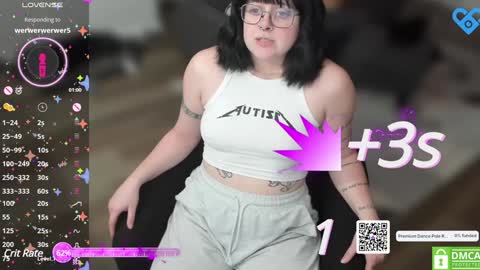 Snapshot of sarah_e_xx chatting on 01-05-25, 01:24 Sarah online show from 01-05-25, 01:24