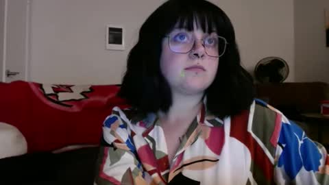 Snapshot of sarah_e_xx chatting on 03-06-25, 04:08 Sarah online show from 03-06-25, 04:08