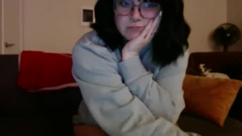 Snapshot of sarah_e_xx chatting on 03-12-25, 02:09 Sarah online show from 03-12-25, 02:09