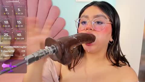 Snapshot of sarah_gold_1 chatting on 03-09-25, 02:50 Sarah online show from 03-09-25, 02:50