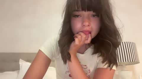 Snapshot of sarah_heart_aus chatting on 01-05-25, 06:13 Sarah Heart Aus online show from 01-05-25, 06:13