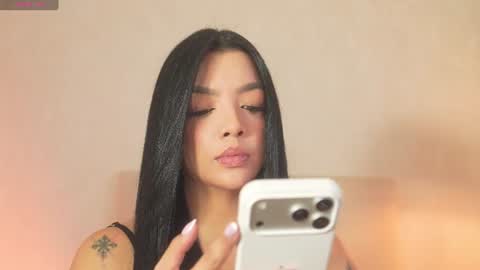 Snapshot of sarah_hiill chatting on 07-14-26, 10:04 online show from 07-14-26, 10:04