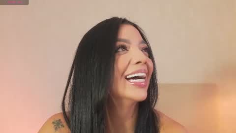 Snapshot of sarah_hiill chatting on 07-15-26, 10:15 online show from 07-15-26, 10:15