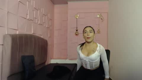 Sarah  online show from 01-12-26, 03:23