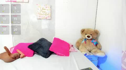 Snapshot of sarah_lowee chatting on 07-14-26, 06:24 sarah_lowee online show from 07-14-26, 06:24