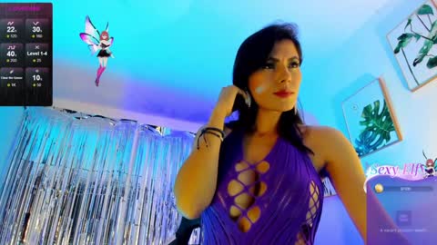 Snapshot of sarah_perez1 chatting on 02-05-25, 12:20 INSTAGRAM...sarah22 p online show from 02-05-25, 12:20