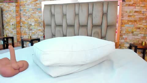 Snapshot of sarah_sanz chatting on 12-27-24, 03:15 sarah online show from 12-27-24, 03:15