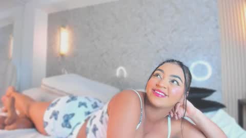 Snapshot of sarah_sanz chatting on 10-06-25, 03:26 sarah online show from 10-06-25, 03:26