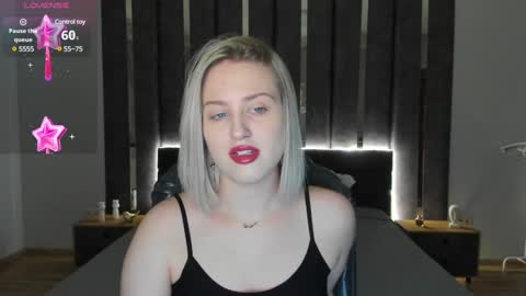 Snapshot of sarah_soul chatting on 01-08-25, 12:38 Sarah online show from 01-08-25, 12:38