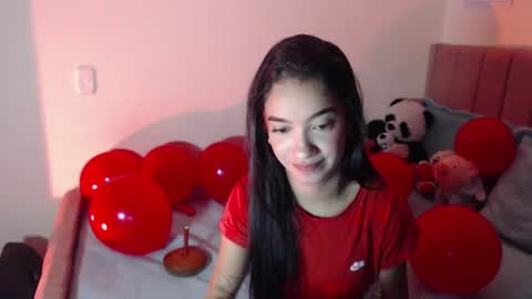 Snapshot of sarah_stone15 chatting on 12-05-24, 01:06 Sarah online show from 12-05-24, 01:06