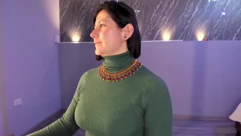 Sarah Deyvis online show from 02-04-25, 03:04