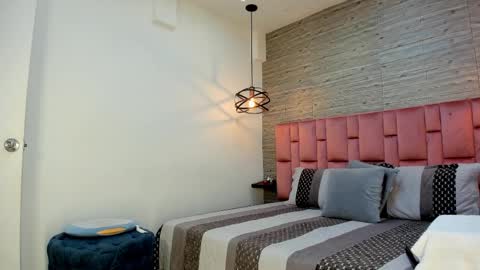 Sarah Deyvis online show from 02-19-25, 04:11