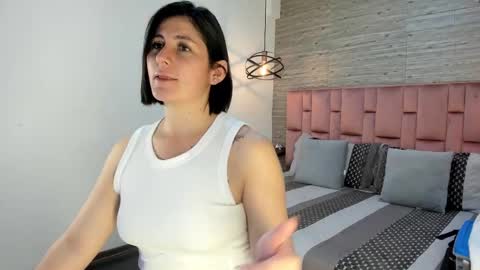 Sarah Deyvis online show from 02-22-25, 02:08