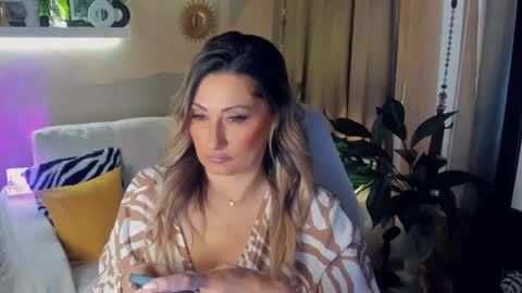 Divine Sarah NONUDE model online show from 05-14-26, 03:08