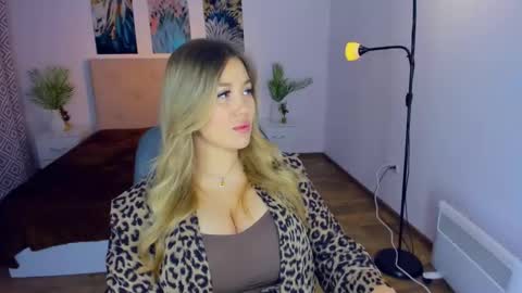 Snapshot of sarahmils chatting on 01-17-25, 03:11 Sarah online show from 01-17-25, 03:11