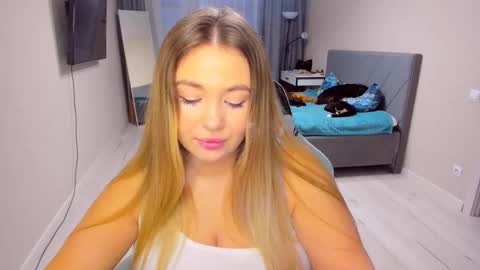 Sarah online show from 03-04-26, 02:45