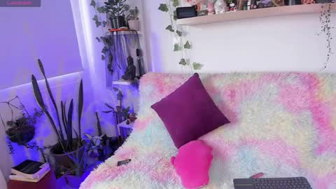 Sarah NEW ACCOUNT online show from 06-04-26, 07:42
