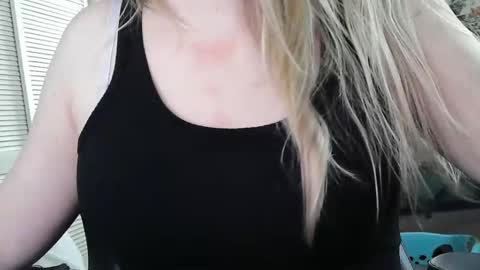 Snapshot of sarahmummy chatting on 02-24-26, 09:46 Sarah online show from 02-24-26, 09:46