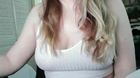 Snapshot of sarahmummy chatting on 02-26-26, 02:49 Sarah online show from 02-26-26, 02:49