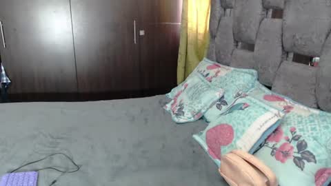 Snapshot of sarahott_1 chatting on 07-19-26, 03:05 Lia online show from 07-19-26, 03:05