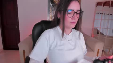 Snapshot of sarahrhodes_ chatting on 06-30-26, 11:55 Sarah Rhodes online show from 06-30-26, 11:55