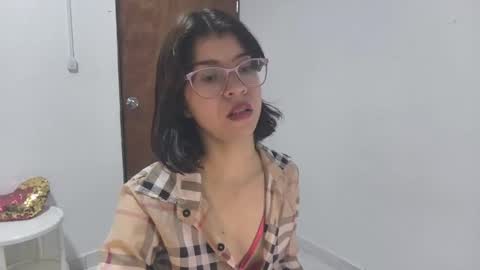 Sarah  online show from 09-27-25, 01:05