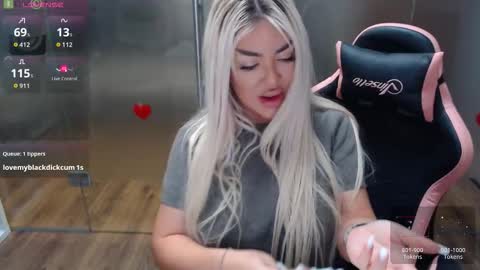 Snapshot of sarahstone_ chatting on 11-20-25, 08:14 Sarah online show from 11-20-25, 08:14