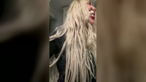 Sarah online show from 02-15-26, 01:09