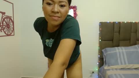 Sarah online show from 11-21-25, 01:59