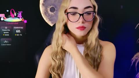 Snapshot of sarajonesxxx chatting on 06-06-26, 02:00 Sara jones online show from 06-06-26, 02:00