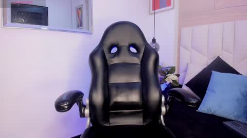 Snapshot of saramonroe1 chatting on 01-11-25, 10:40 Sara online show from 01-11-25, 10:40