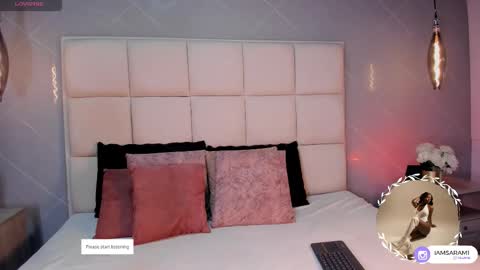 Snapshot of saramonroe1 chatting on 11-08-25, 11:32 Sara online show from 11-08-25, 11:32