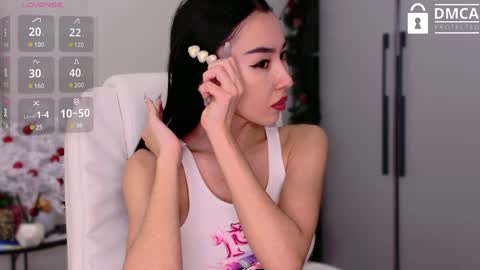 Mia online show from 01-20-25, 01:00