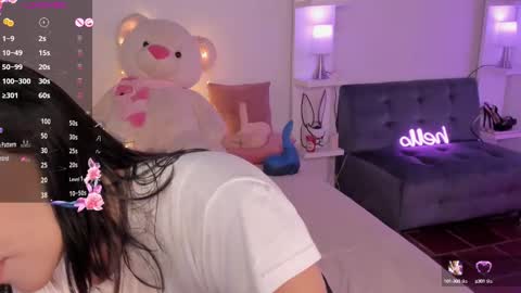 Snapshot of saraowens1 chatting on 09-27-25, 08:25 saraowens online show from 09-27-25, 08:25