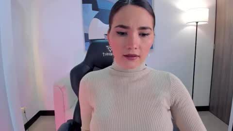 I am Sara  online show from 11-14-25, 03:22