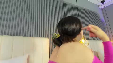 Sara   online show from 02-12-26, 08:15