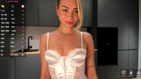 Snapshot of sarashineee chatting on 06-05-26, 01:56 Sara online show from 06-05-26, 01:56