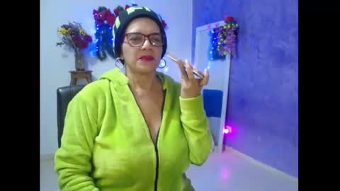 Snapshot of sarasmith2 chatting on 01-02-25, 12:55 sara online show from 01-02-25, 12:55